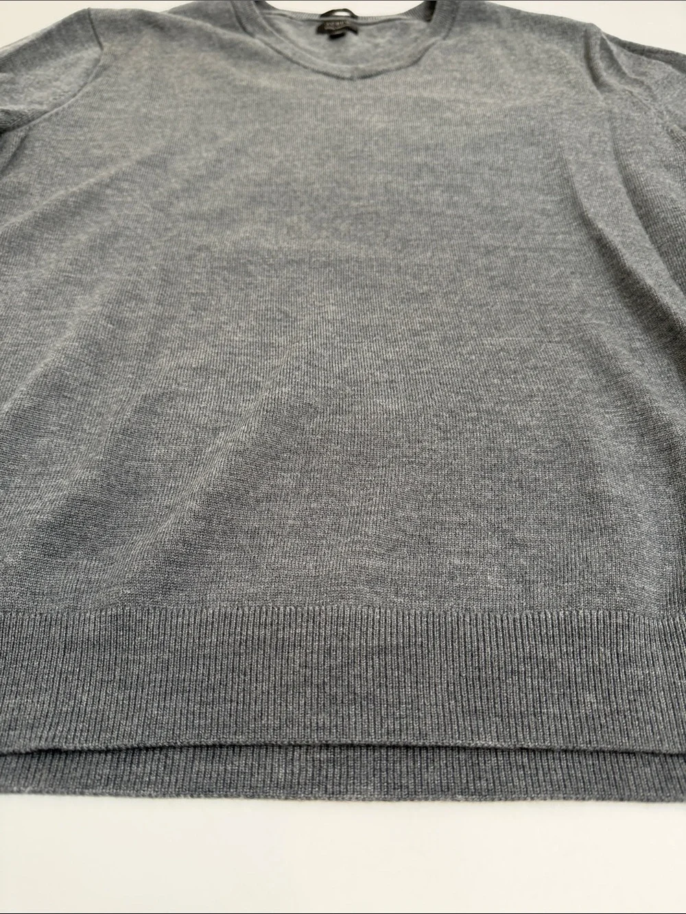 J Crew 100% Merino Wool Sweater‎ Men’s Large Grey V-Neck Slim Fit
